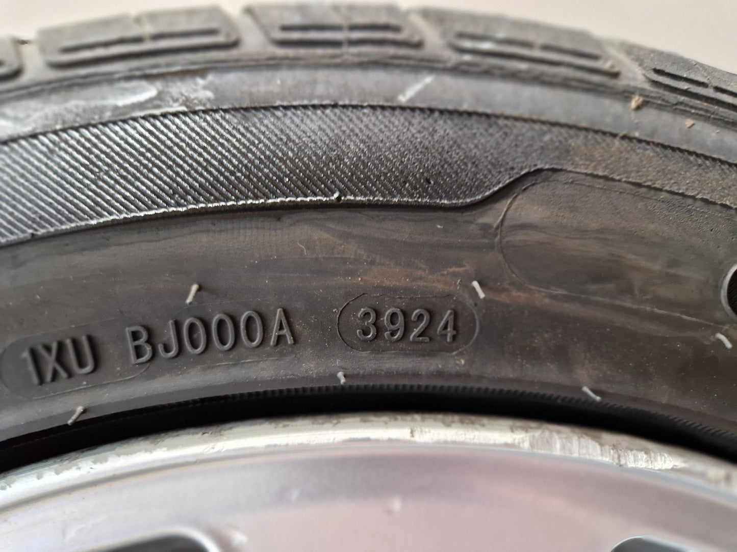 BMW 120i E87 16" Alloy Wheel with Tyre 205/55/16 ~5mm