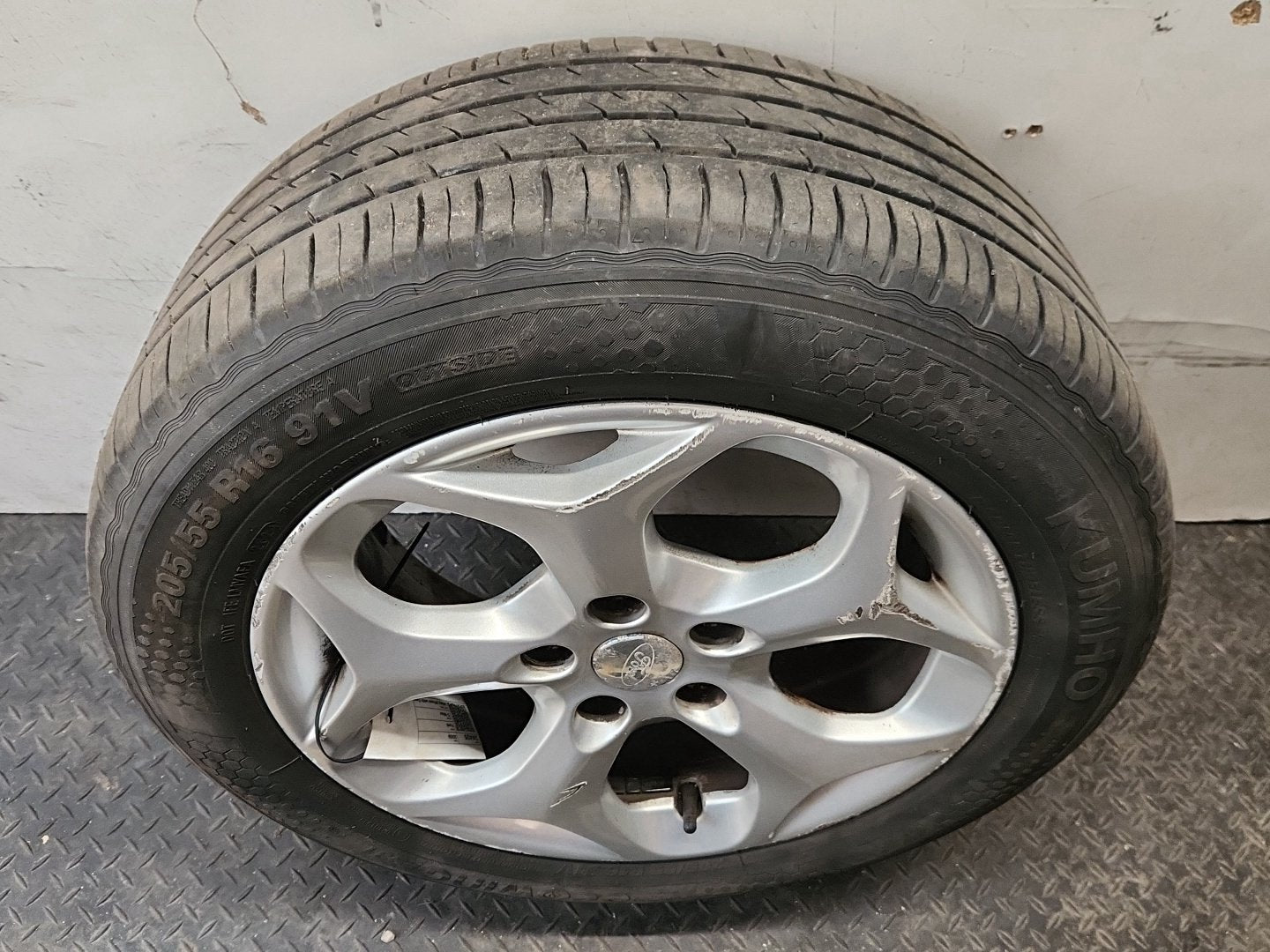 Ford C-Max MK1 FL (C214) 16" Alloy Wheel with Tyre 205/55/16 ~6mm 7M5J-AA