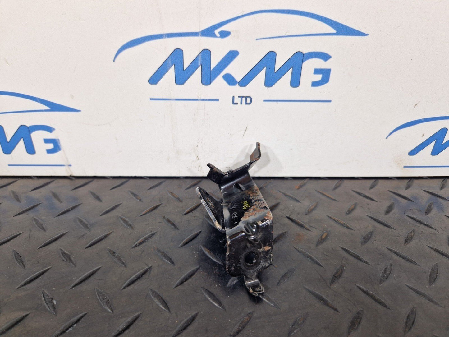 14-21 MERCEDES BENZ C220d W205 OEM AUXILIARY WATER PUMP BRACKET A2055012520