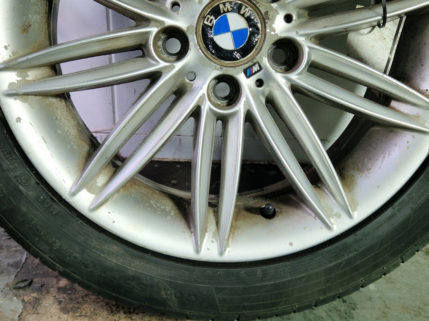 BMW 116i E87 Genuine 17" Alloy Wheel with Continental Tyre 225/45/17 5mm