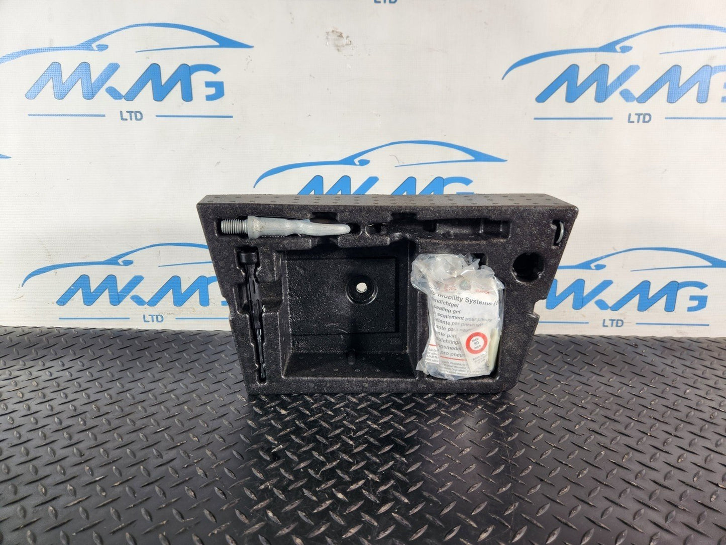 10-18 VW TOUAREG 7P OEM BOOT TOOL STORAGE FOAM BOX 7P6012112D