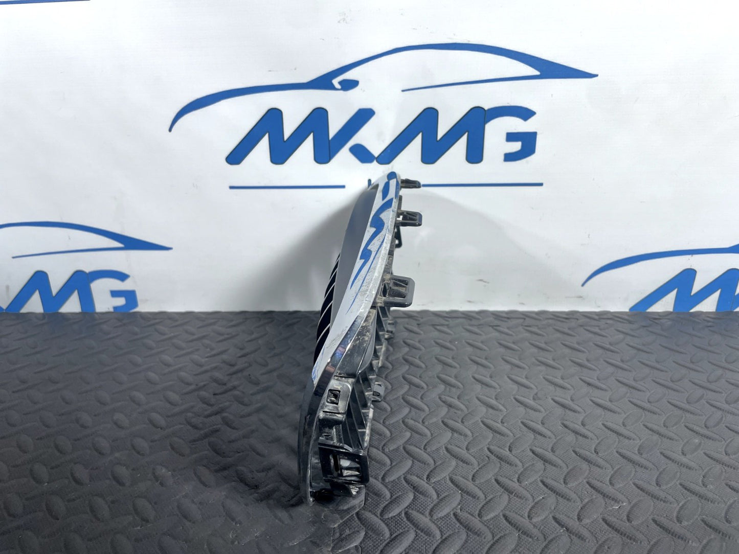 16-22 BMW X1 F48 FRONT LEFT PASSENGER SIDE BUMPER KIDNEY LUXURY GRILL 7379609