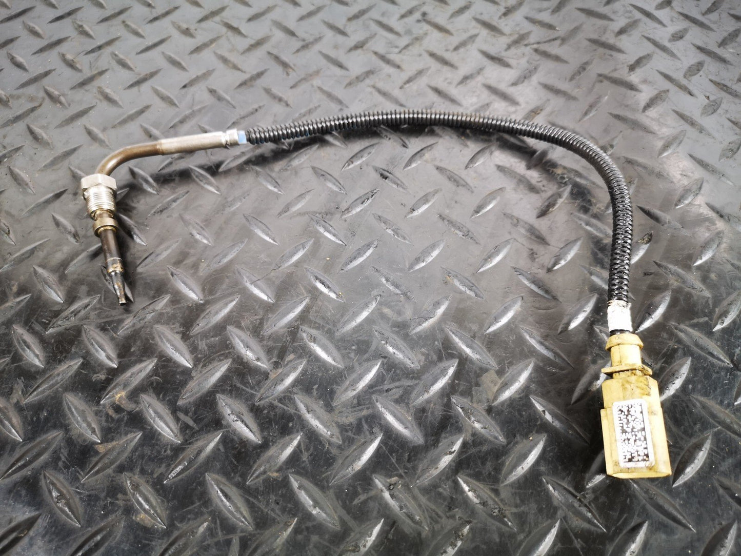 16-19 AUDI A4 B9 GENUINE V6 3.0TDI CSW EXHAUST TEMPERATURE SENSOR 059906088CN