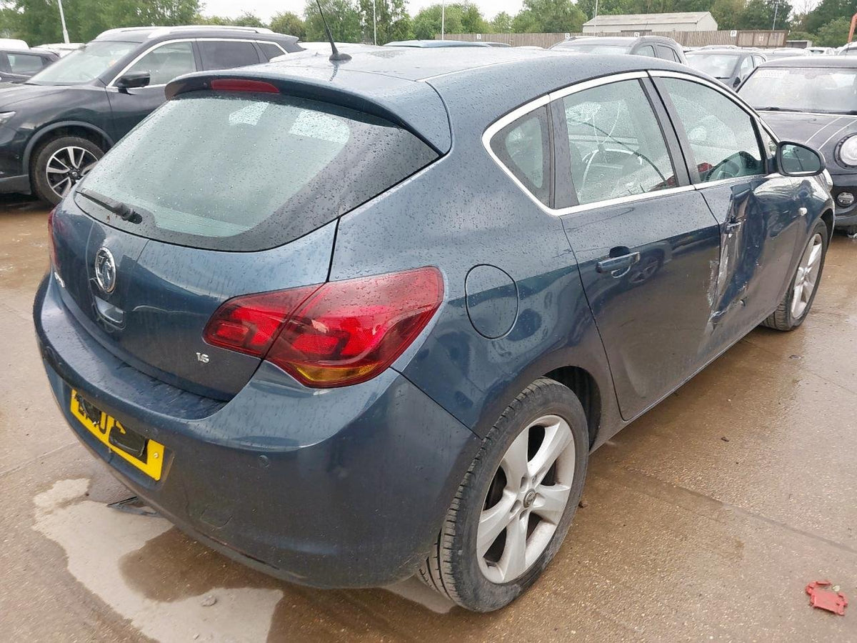 2009-2015 Vauxhall Astra MK6 (J) (A3400)