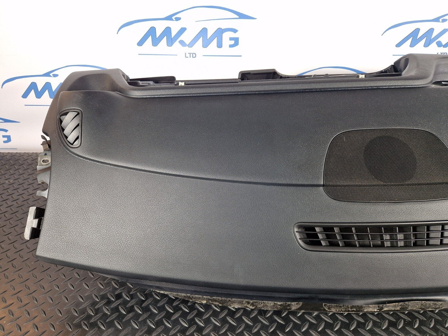 19-ON MERCEDES BENZ B CLASS W247 GENUINE DASHBOARD PANEL WITH A-BAG 2478607302