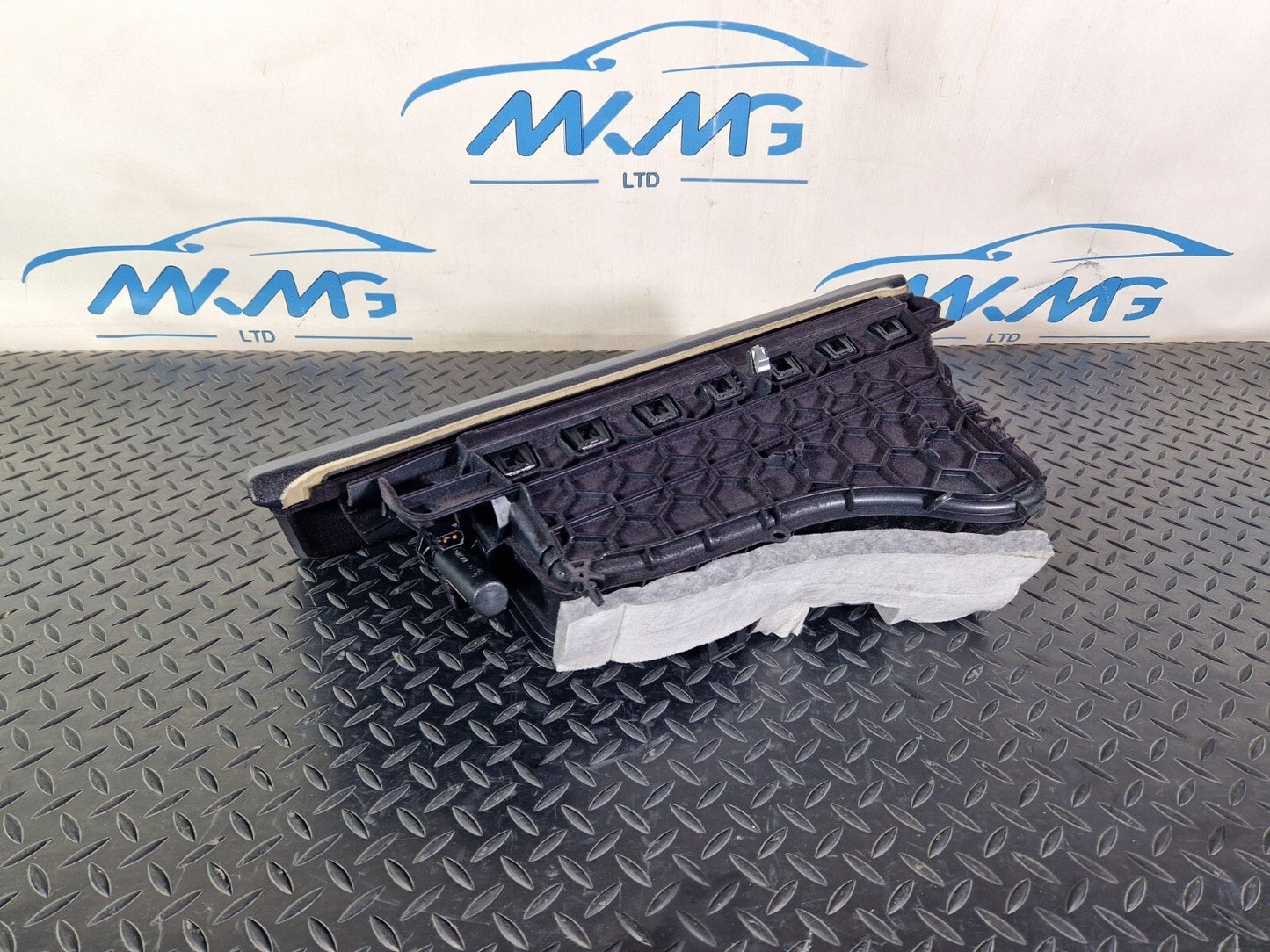 12-18 BMW 3 SERIES F30 LCI GLOVE BOX STORAGE COMPARTMENT 72758410 7227250