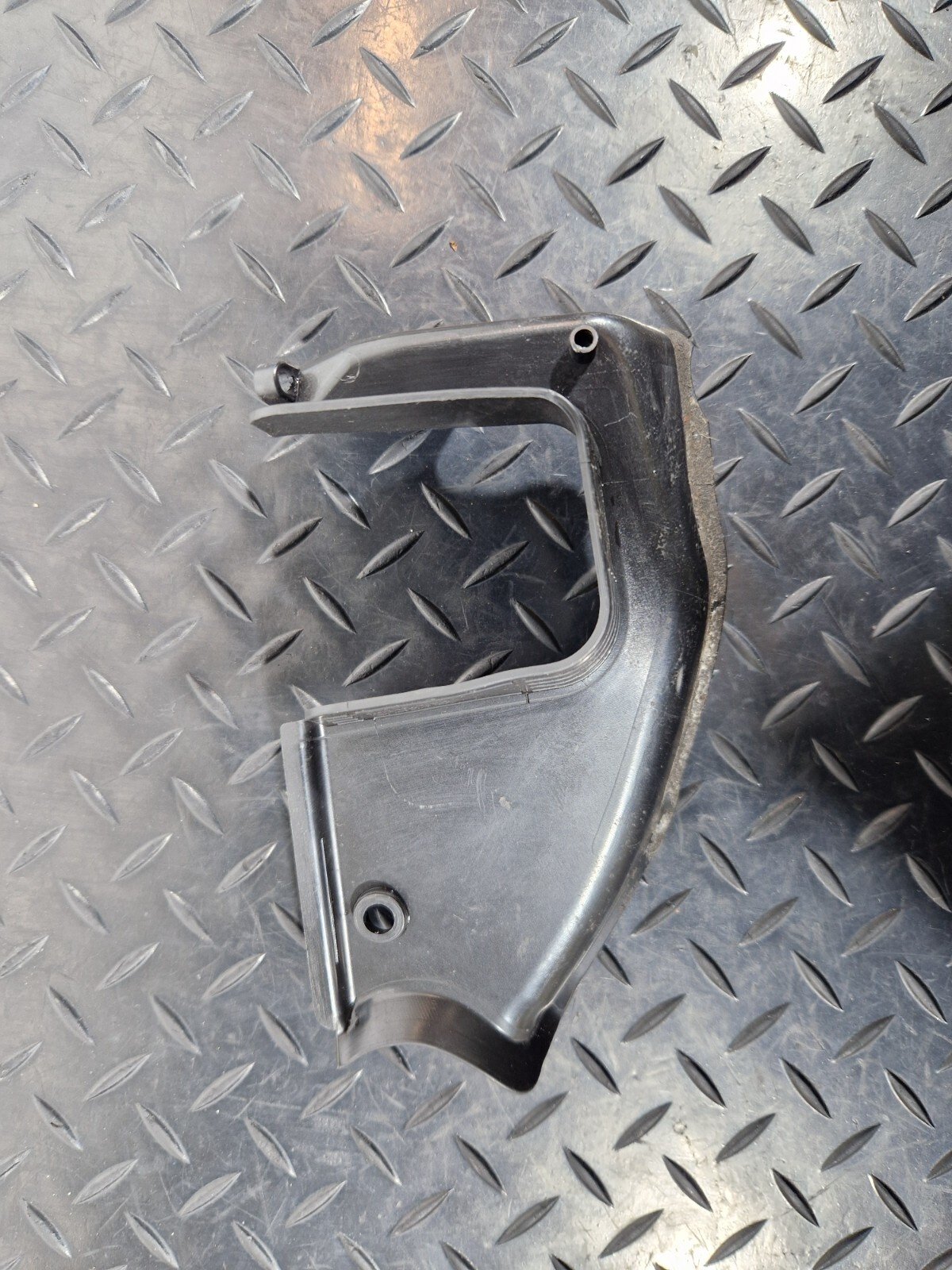 AUDI Unknown Part Type 8W8827279