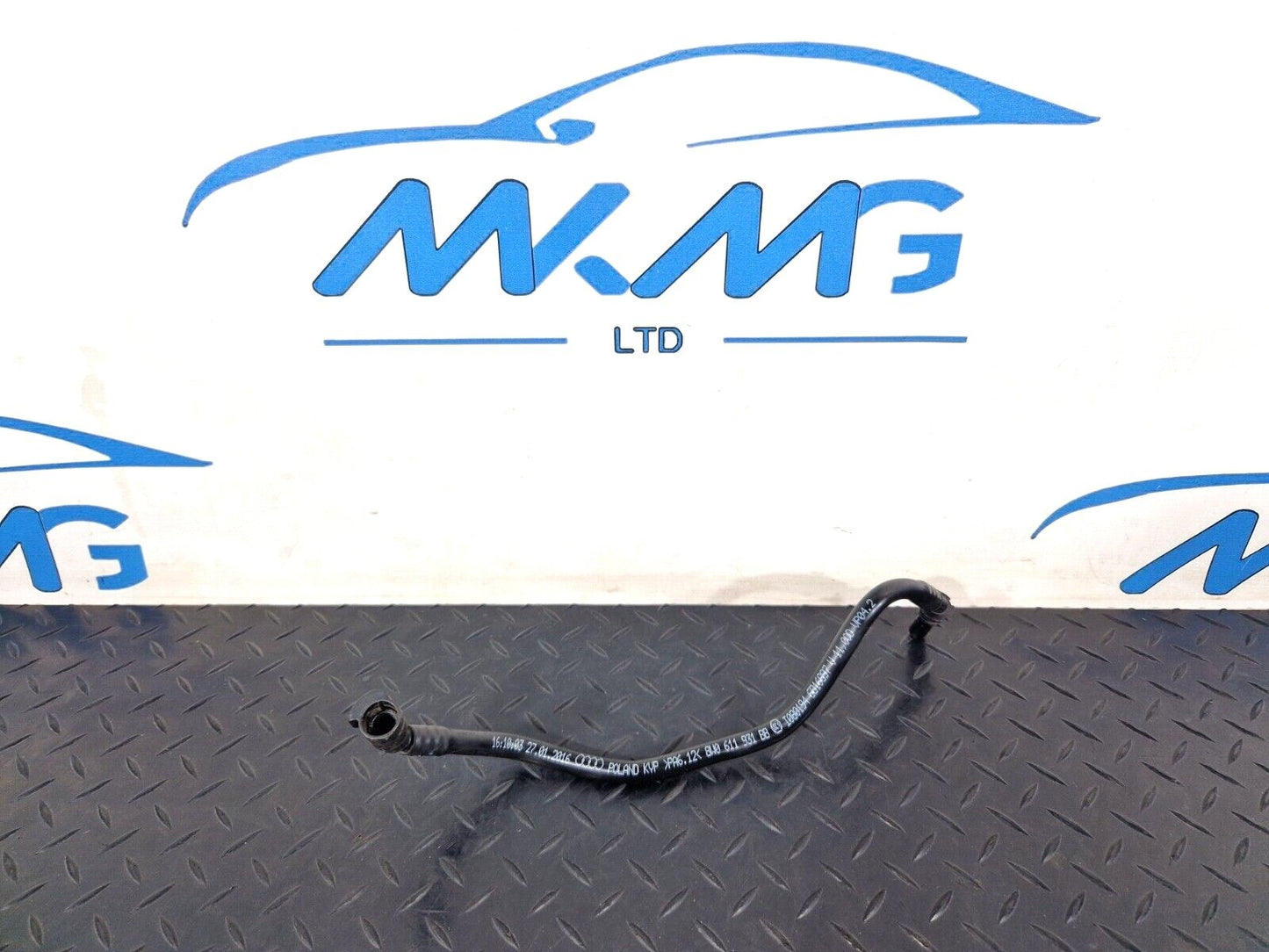 16-19 AUDI A4 B9 VACUUM PIPE HOSE 8W0611931BB