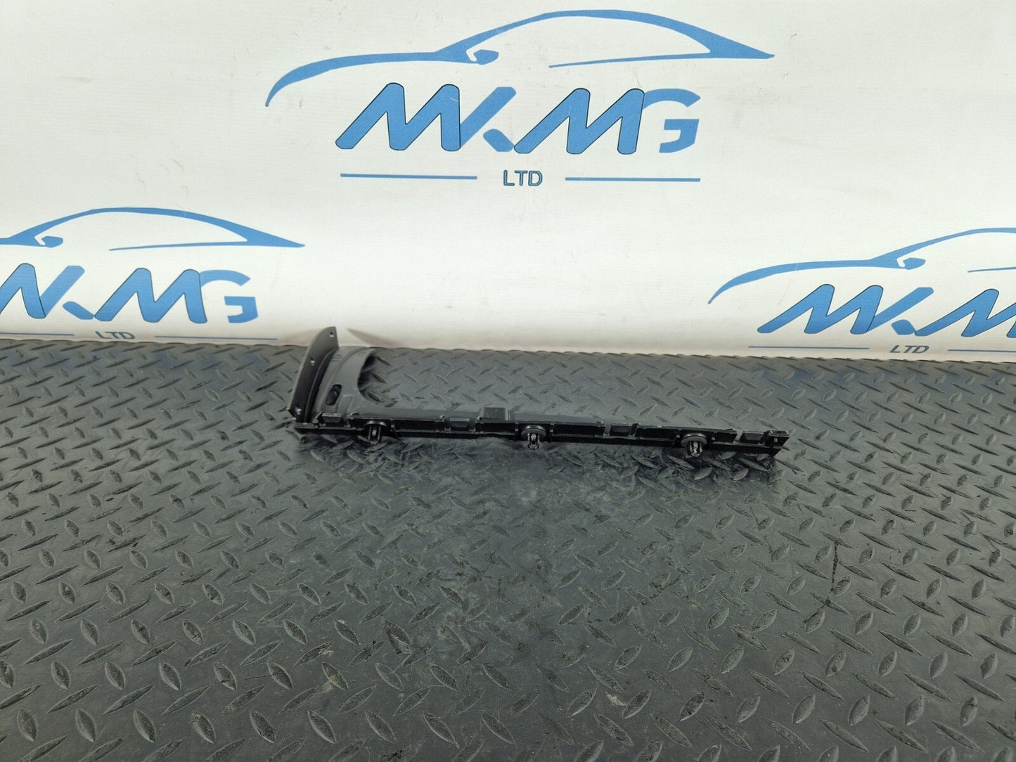10-17 AUDI A8 4H REAR RIGHT O/S BUMPER GUIDE BRACKET MOUNT 4H0807454B