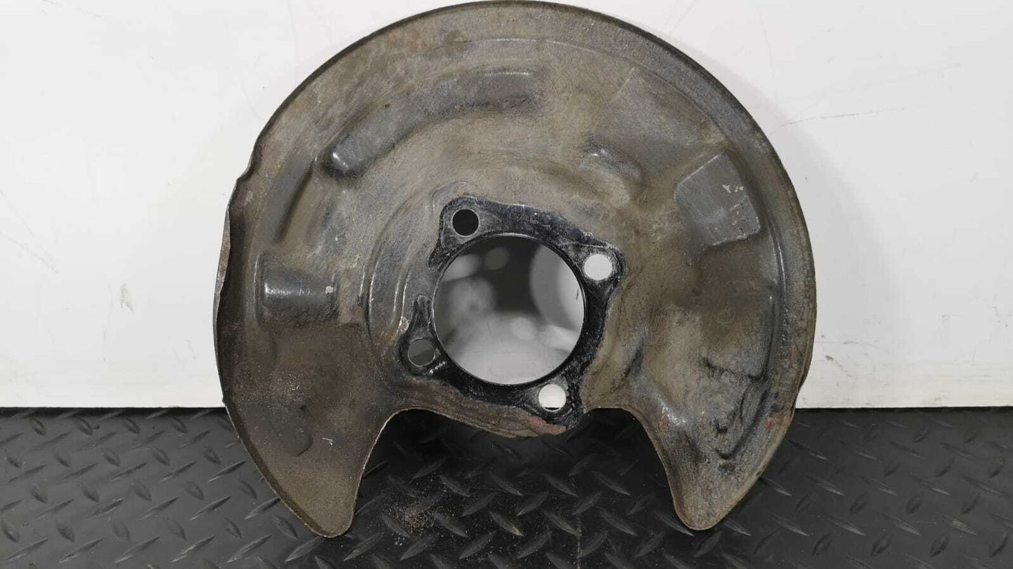 MERCEDES B A-CLA W177 W176 W246 DIRVER SIDE REAR HUB COVER PLATE A2464230520