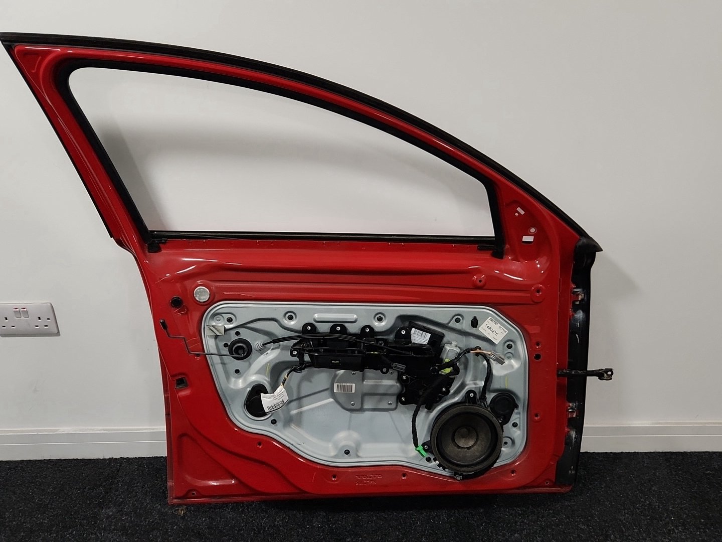 Volvo S40 MK2 (MS) Saloon Front Left N/S Passenger Complete Door in Passion Red