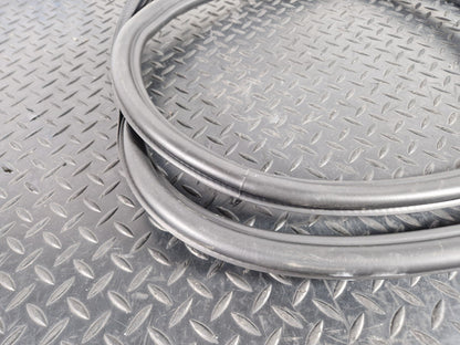 19-ON RANGE ROVER EVOQUE L551 GENUINE REAR LEFT N/S DOOR SEAL K8D2-253A10-AC