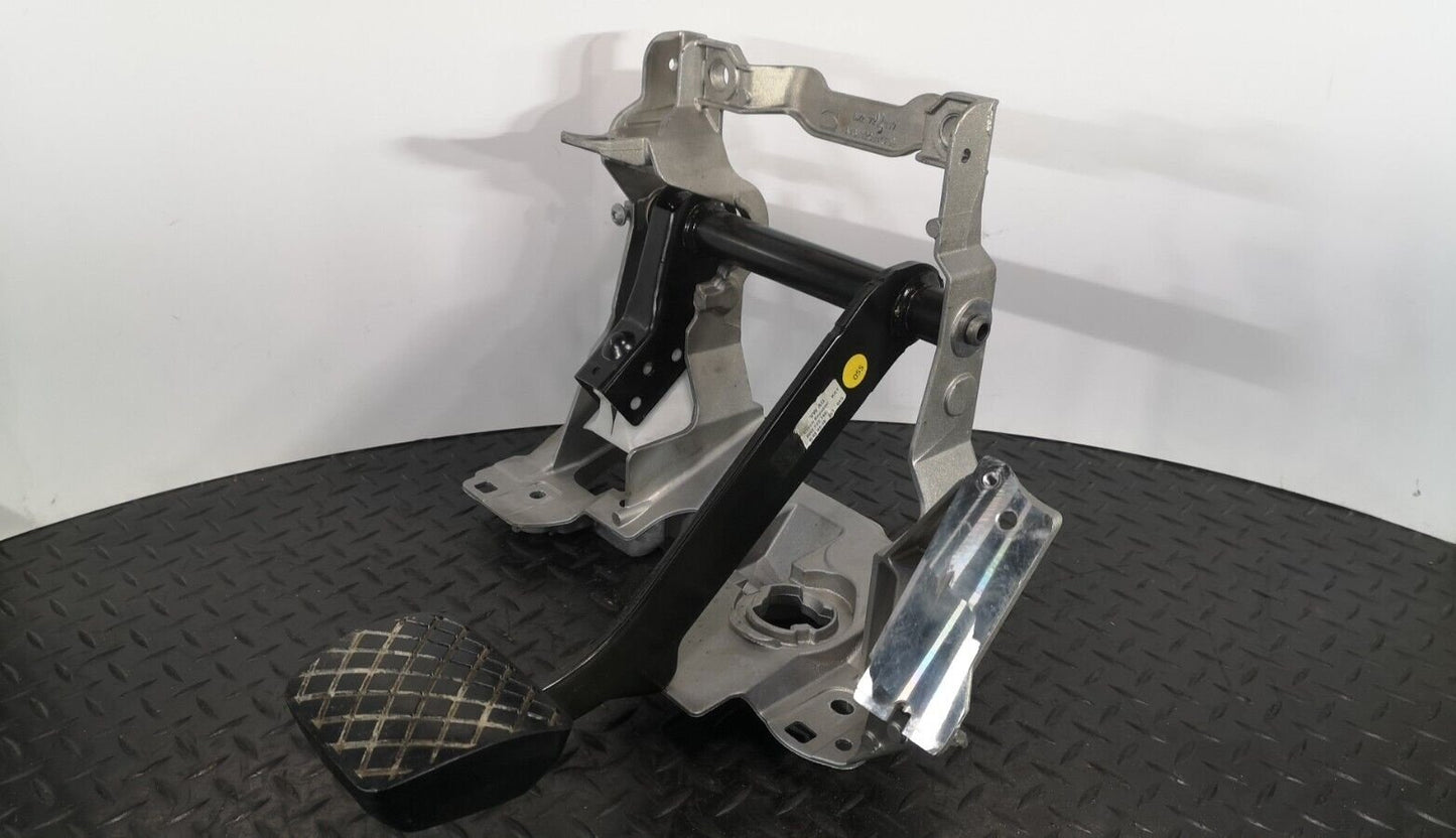 16-19 AUDI A4 B9 S-LINE GENUINE AUTOMATIC GEARBOX BRAKE PEDAL & FRAME 8W2723140