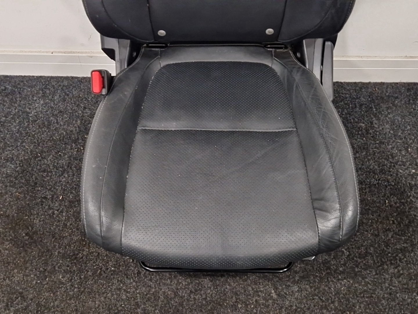 Mitsubishi Outlander PHEV MK3 (RE1) (GG2W) SUV Front Left N/S Passenger Seat