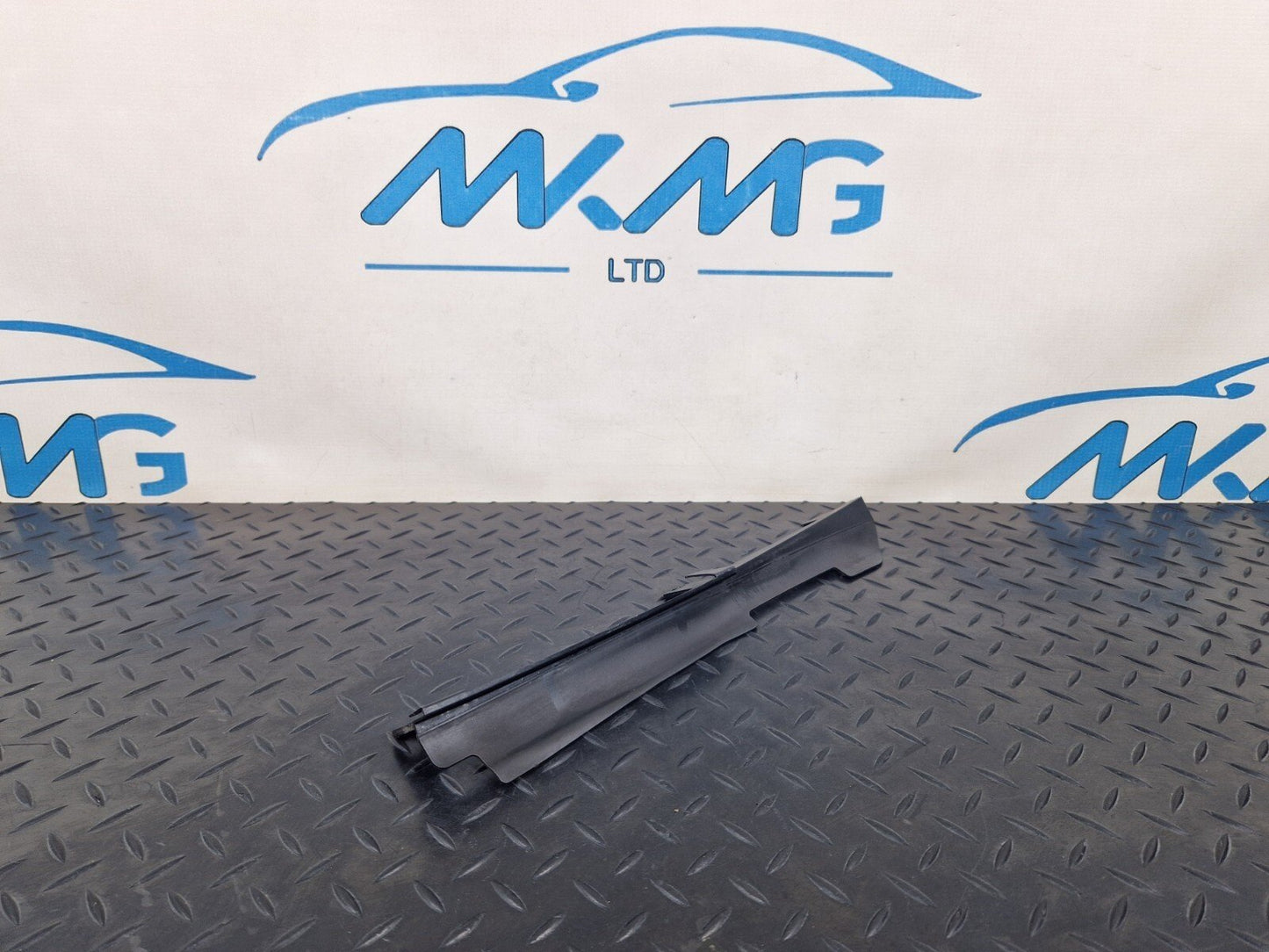14-23 MERCEDES BENZ VITO W447 OEM FUEL TANK FILLER FLAP RECESS COVER A4474710187