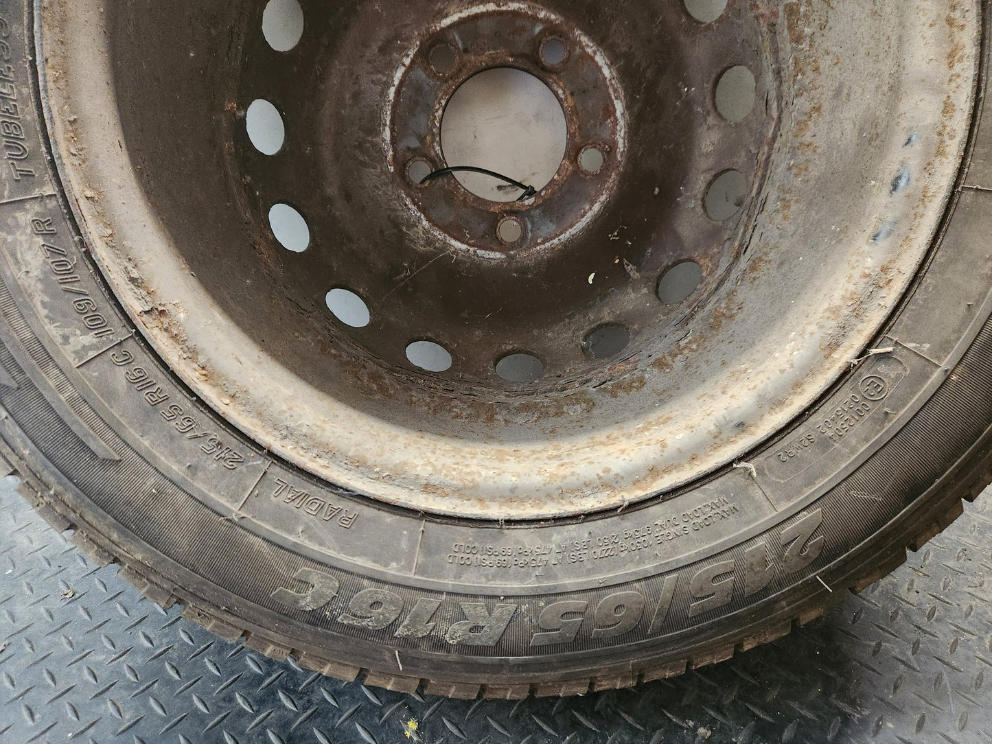 Renault Master MK3 (Ph1) (X62) 16" Alloy Wheel with Tyre 215/65/16 ~7mm