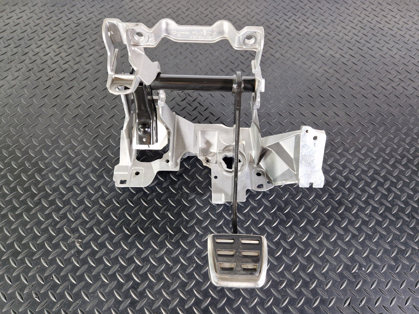 16-19 AUDI A4 B9 S-LINE OEM BRAKE PEDAL ASSEMBLY BRACKET MOUNT 8W2723140A