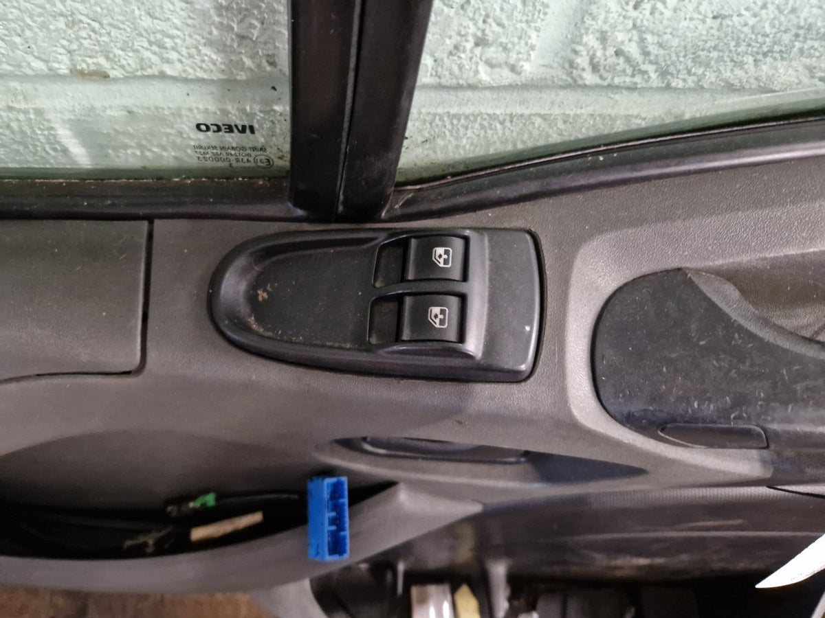 Iveco Daily MK5 Cab & Chassis Front Right O/S Driver Complete Door in White