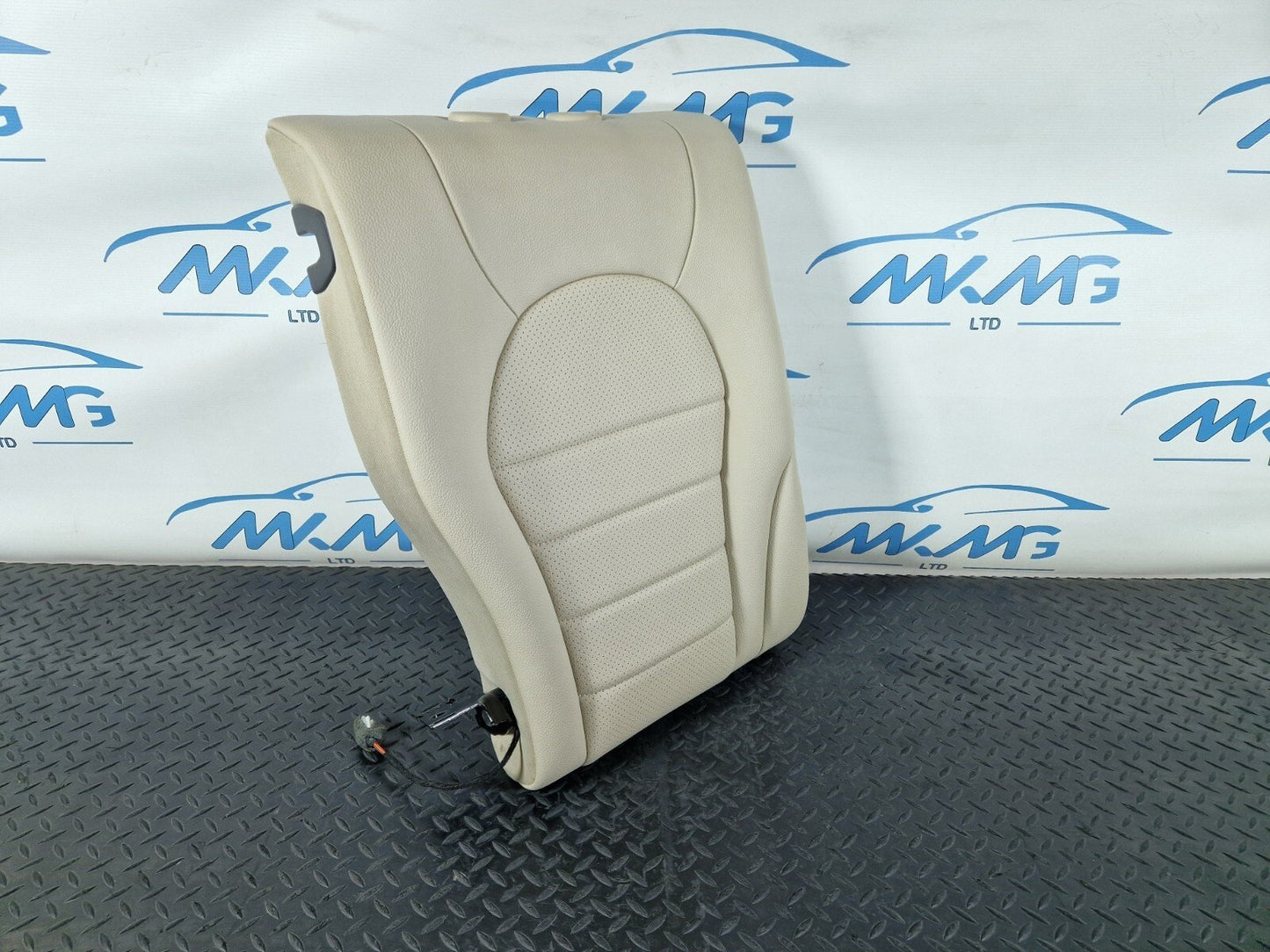 14-21 MERCEDES BENZ W205 GENUINE REAR RIGHT O/S LEATHER SEAT BACKREST BEIGE