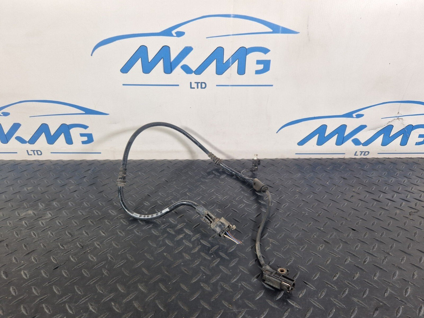 19-ON MERCEDES BENZ CLA C118 FRONT RIGHT SIDE ABS / SPEED SENSOR A2475400400