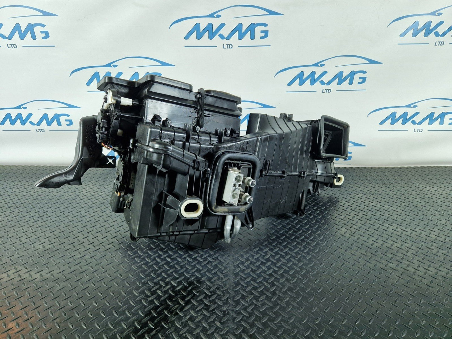 12-18 MERCEDES BENZ W176 HEATER MATRIX CORE A2468302802 A2469062501 A2229060303