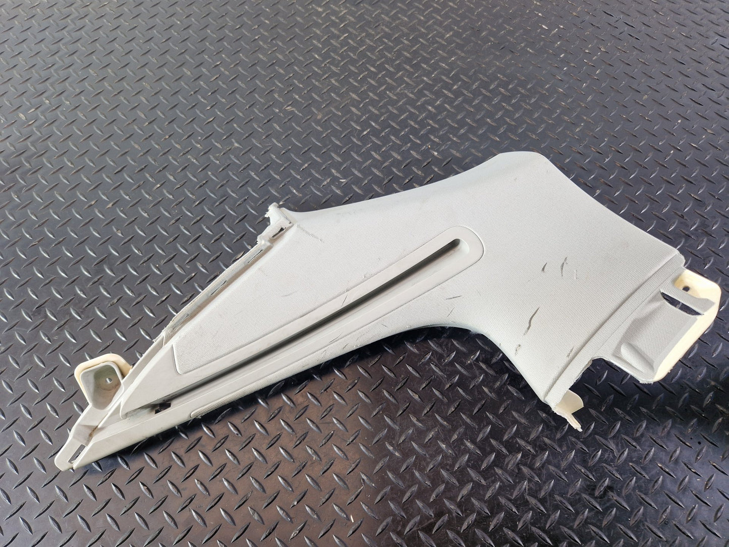 Audi A6 Allroad C7 GENUINE RIGHT UPPER D PILLAR TRIM 4G9867246B