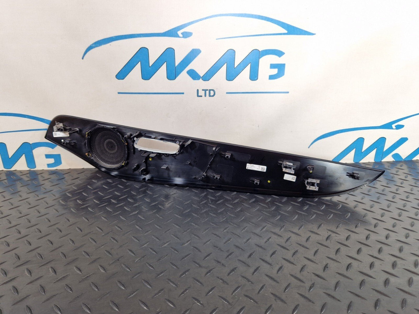 GENUINE MERCEDES BENZ W205 FRONT LEFT DOOR CARD INSERT TRIM A2057200522
