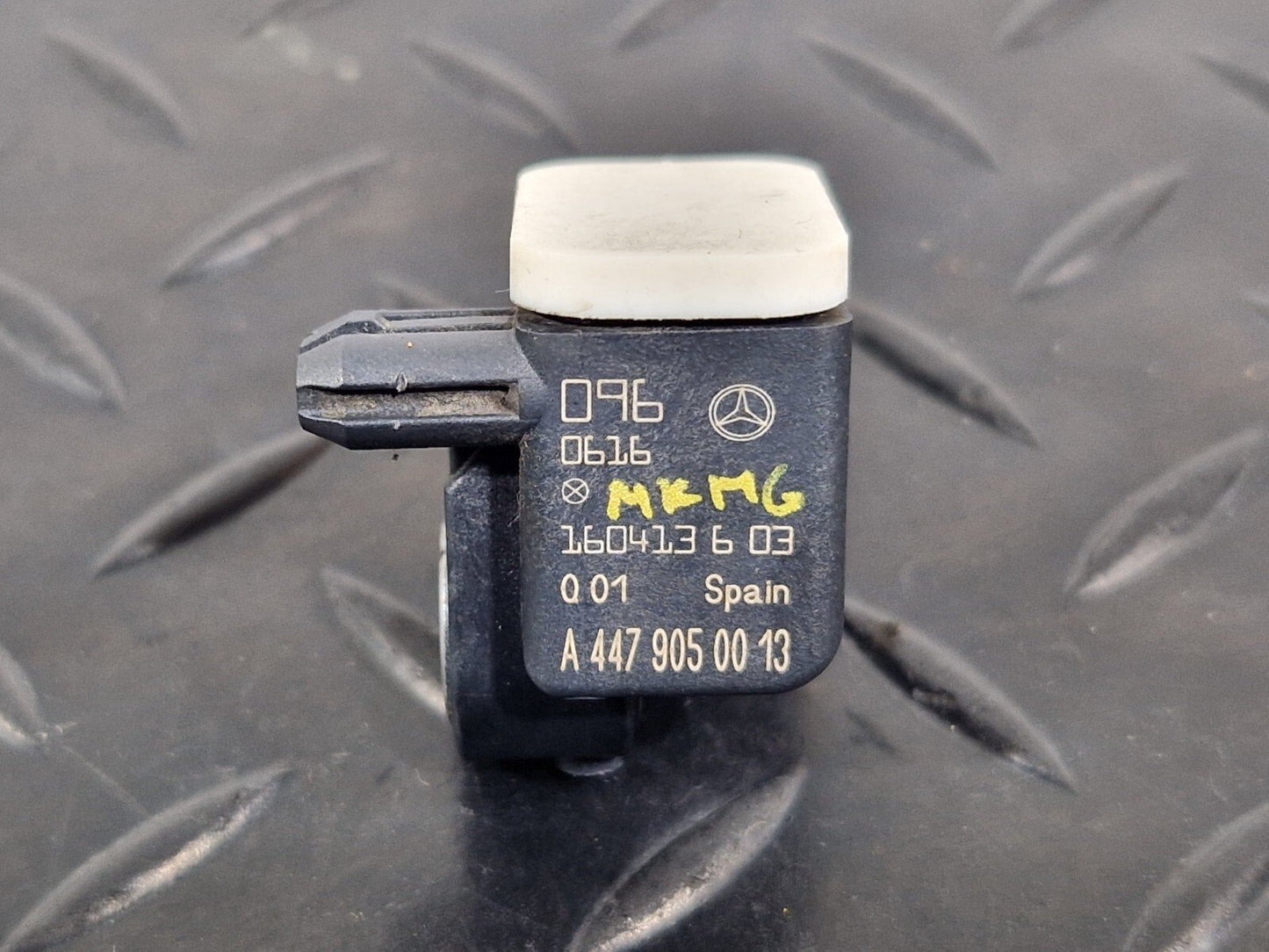 14-23 MERCEDES BENZ VITO W447 LOWER B-PILLAR AIRBAG CRASH SENSOR A4479050013