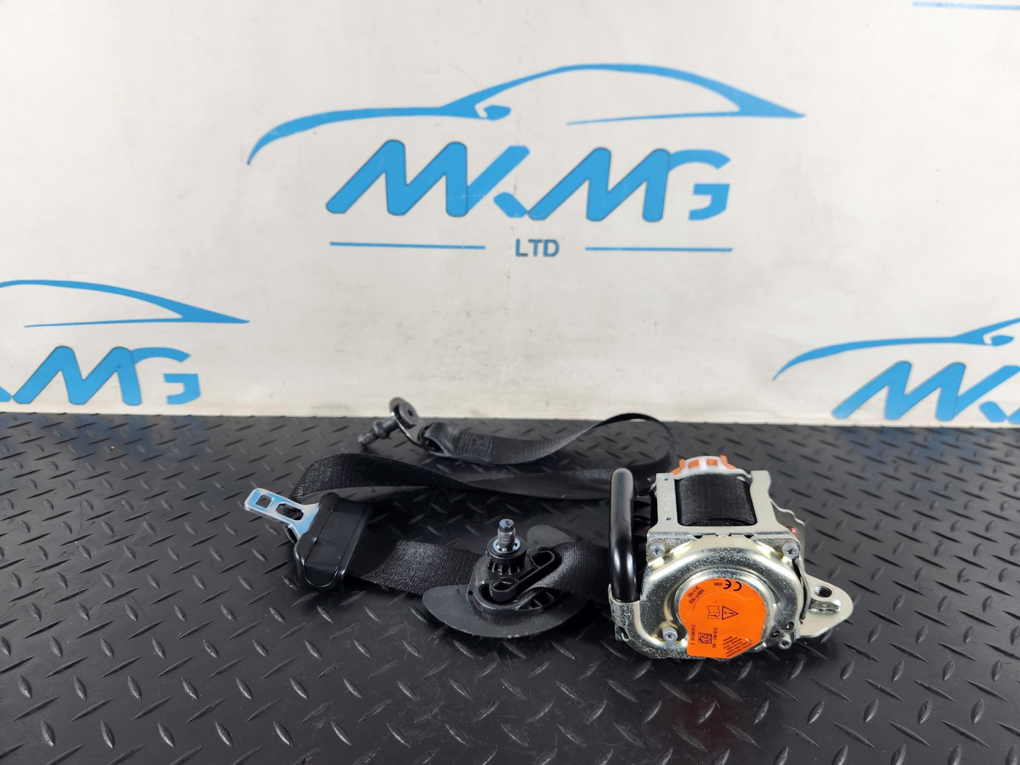 2019 - Mercedes-Benz B200d B-Class W247 front left seat belt a2478600185