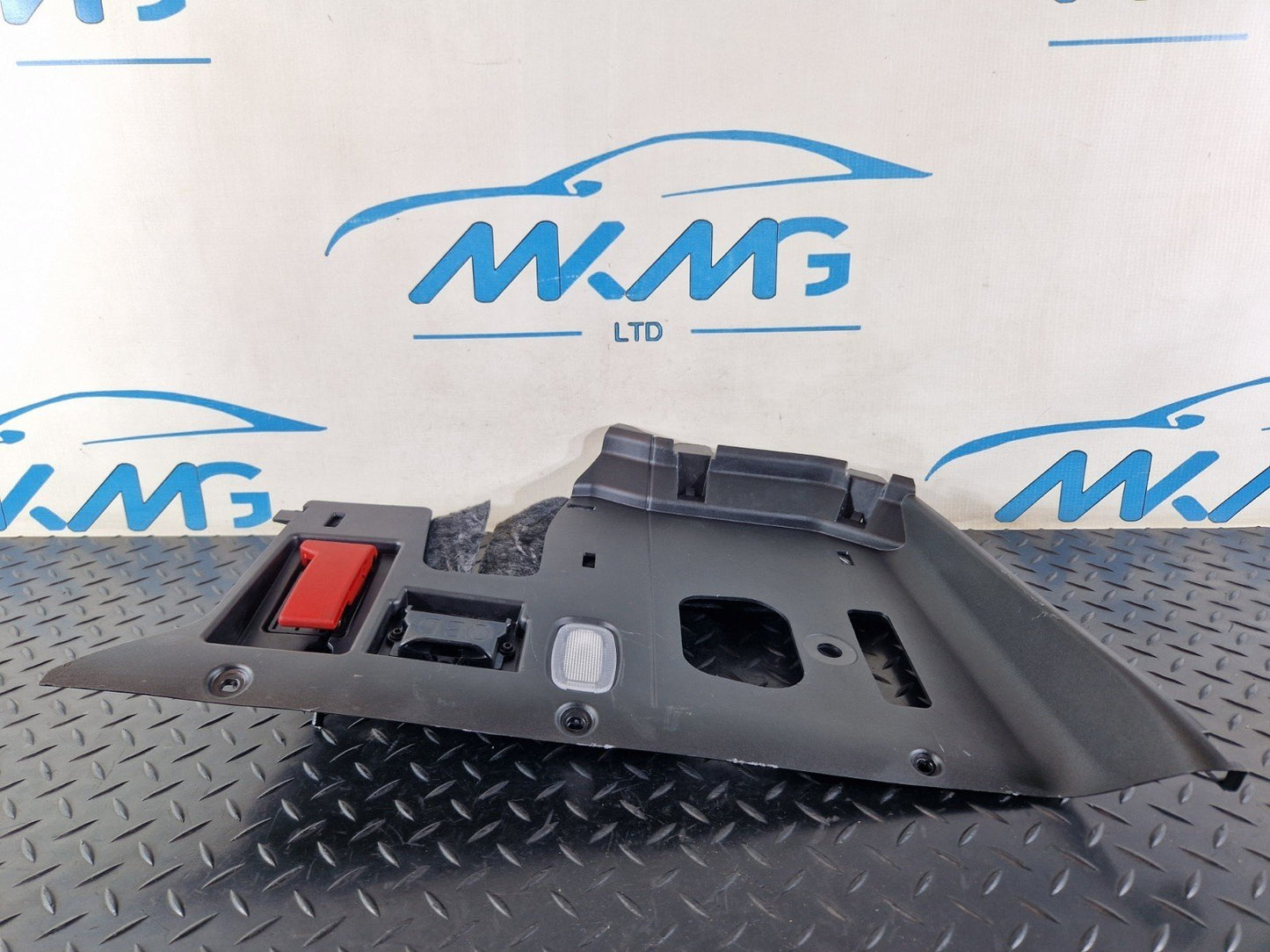 16-19 MERCEDES BENZ GLE W166 UNDER DASH PANEL TRIM COVER RIGHT SIDE A1666803607