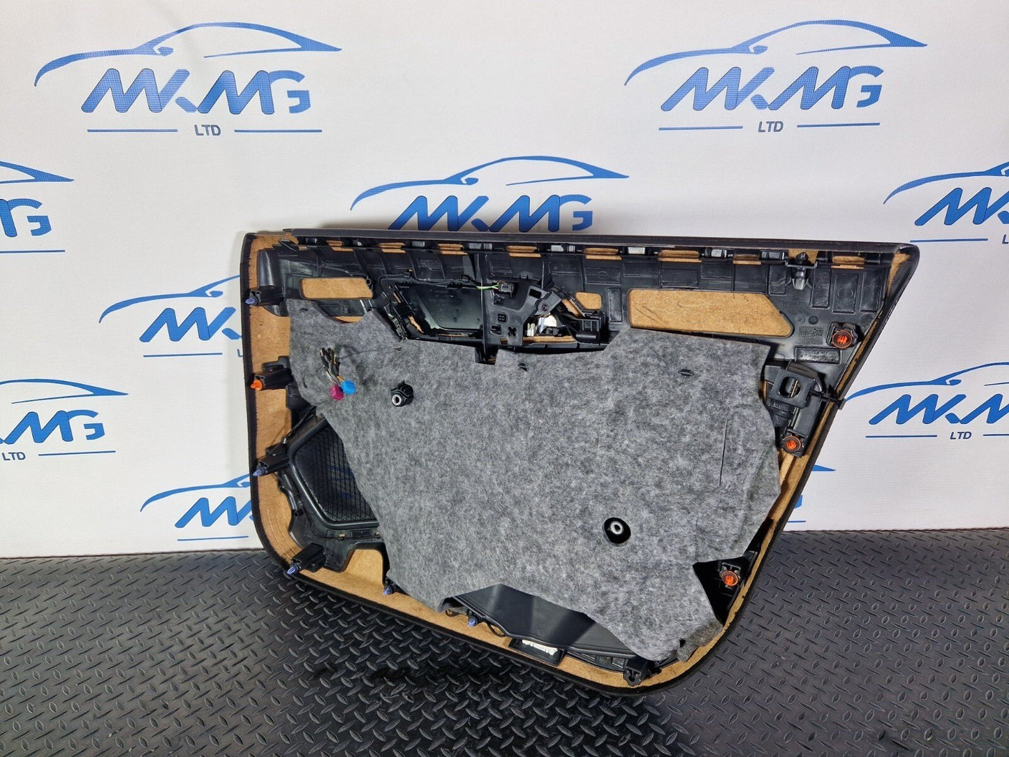 14-20 MERCEDES BENZ GLA 200 X156 FRONT LEFT SIDE DOOR CARD PANEL A2467201348