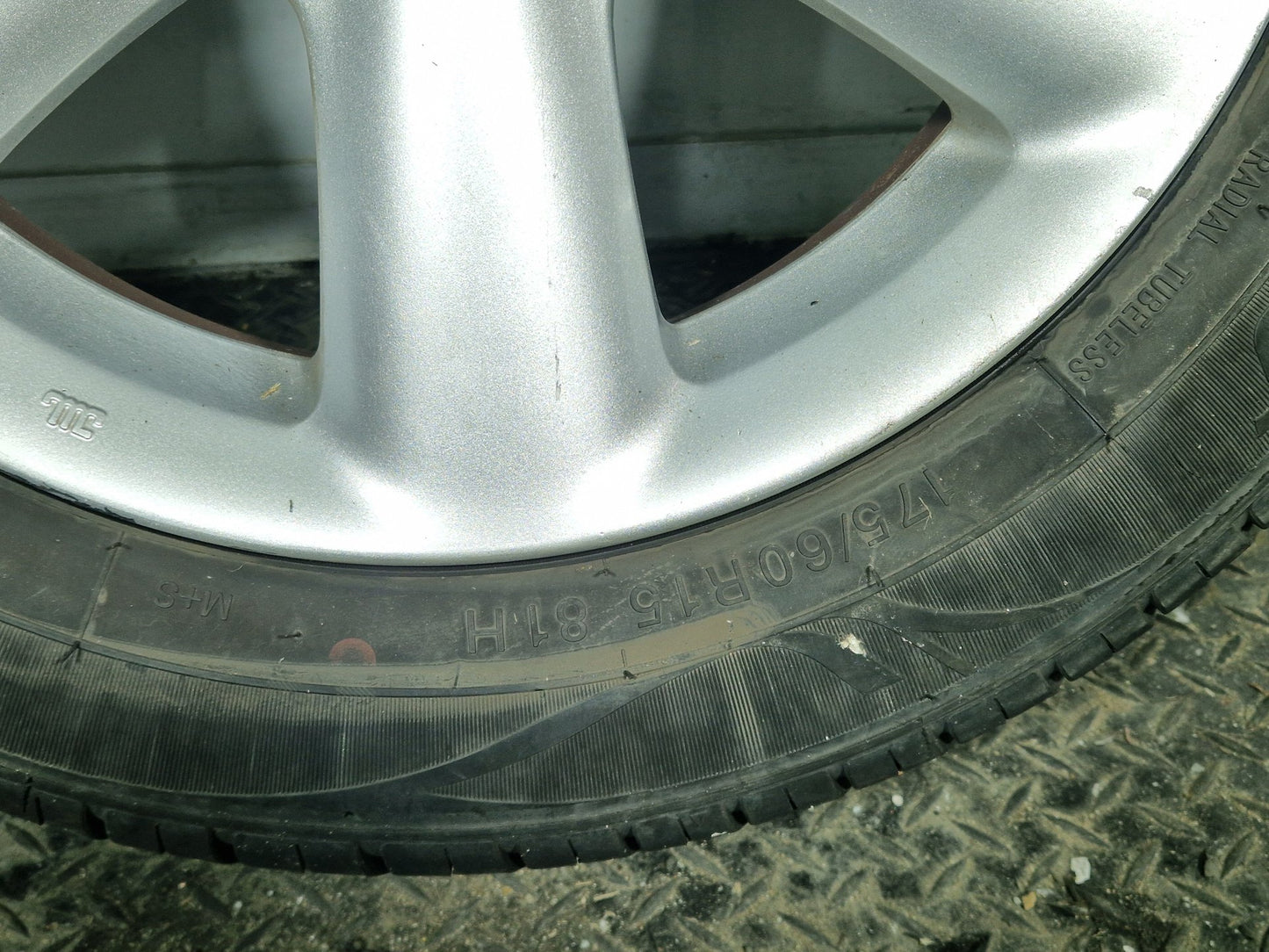 Nissan Note ACENTA MK1 15" Alloy Wheel with Tyre 6mm 175/60/15