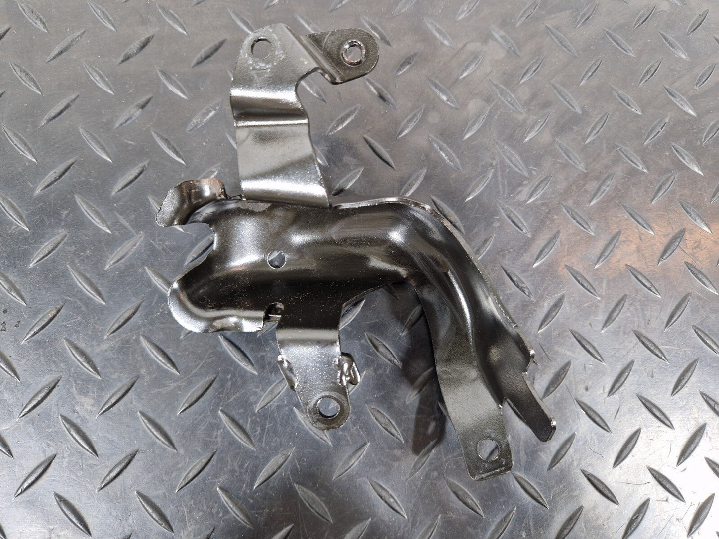 14-21 MERCEDES BENZ C220 W205 EXHAUST BRACKET HOLDER A6510780784