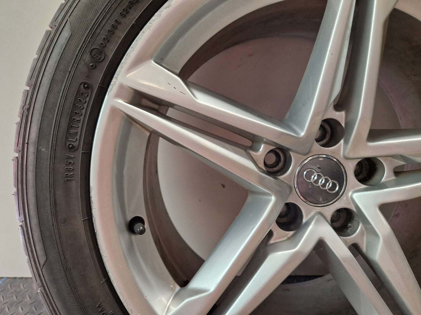 Audi A5 S-Line 18" Alloy Wheel with Tyre 235/50/18 8W0601025DE ~5mm