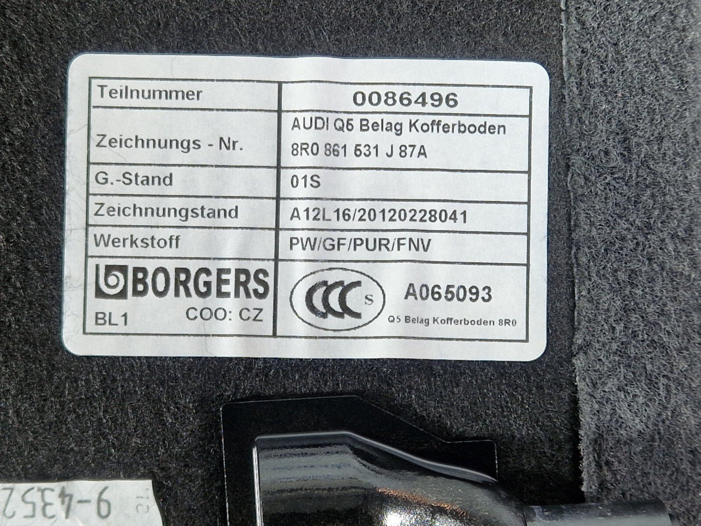 12-17 AUDI Q5 8R GENUINE OEM REAR BOOT LINER TRUNK FLOOR CARPET MAT 8R0861531J