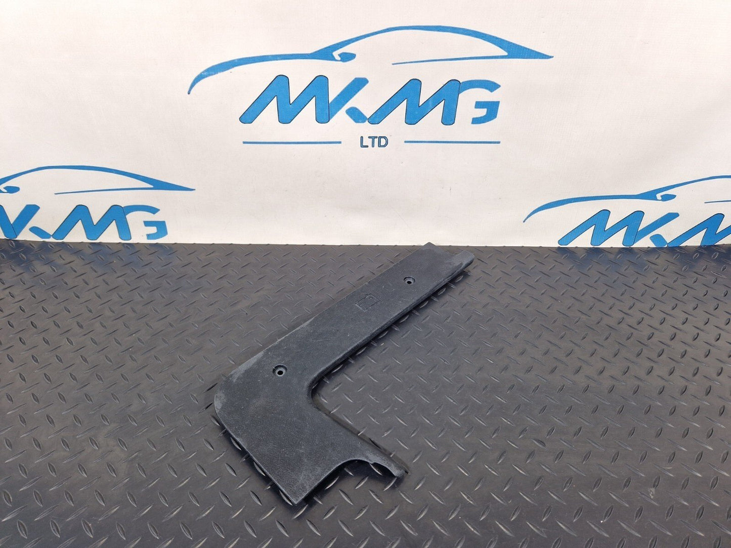 18-ON MERCEDES BENZ SPRINTER W907 BATTERY PLASTIC TOP COVER LEFT N/S A9106863000