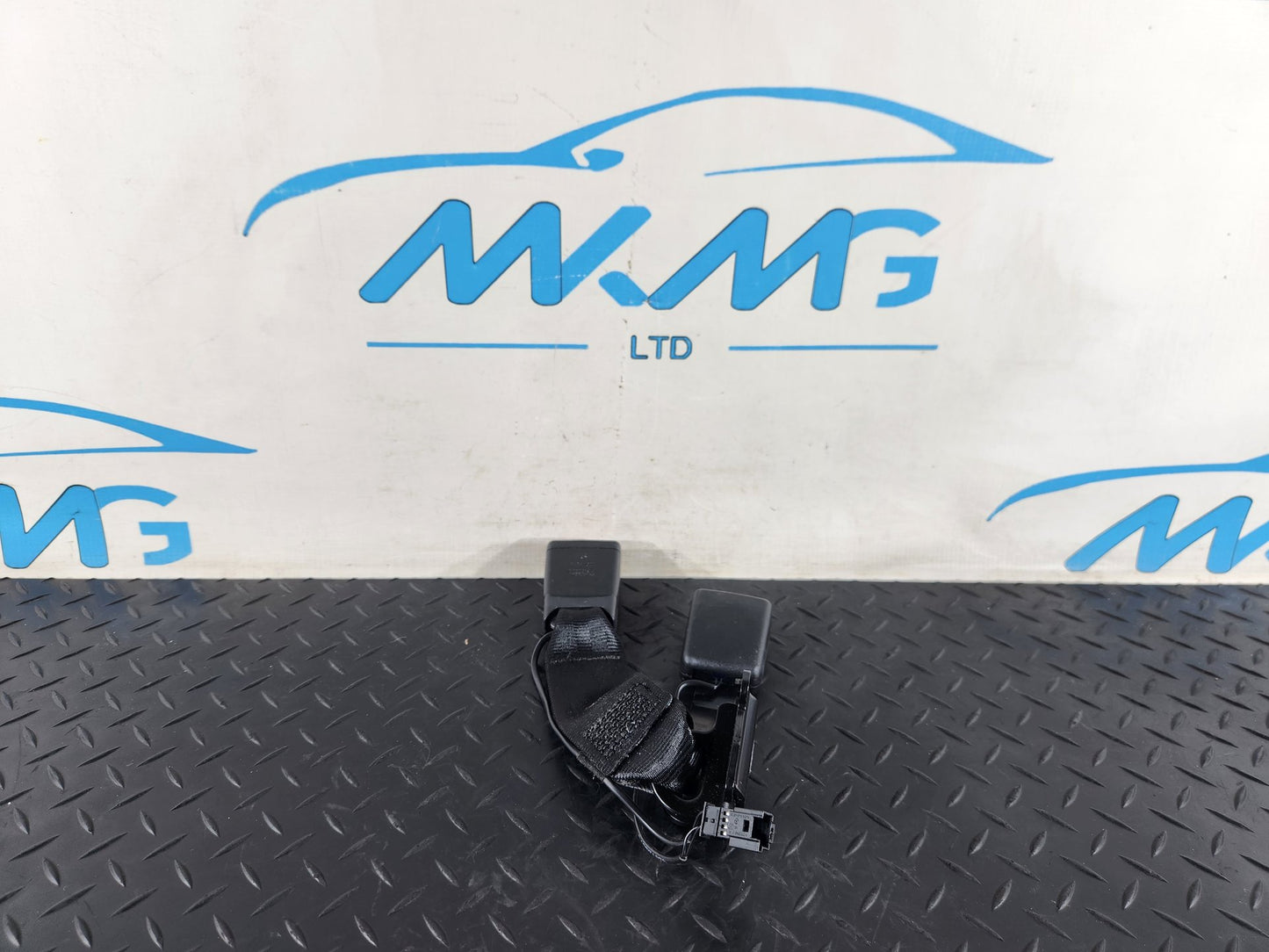 Mercedes B-Class W247 Right Rear Centre Seat Belt Twin Buckle A2478600669