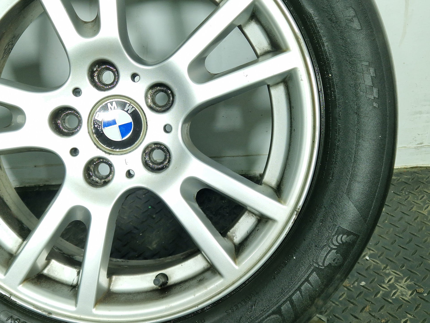BMW X3 E83 SUV Genuine 17" Alloy Wheel with Tyre 235/55/17 3412060 0344079