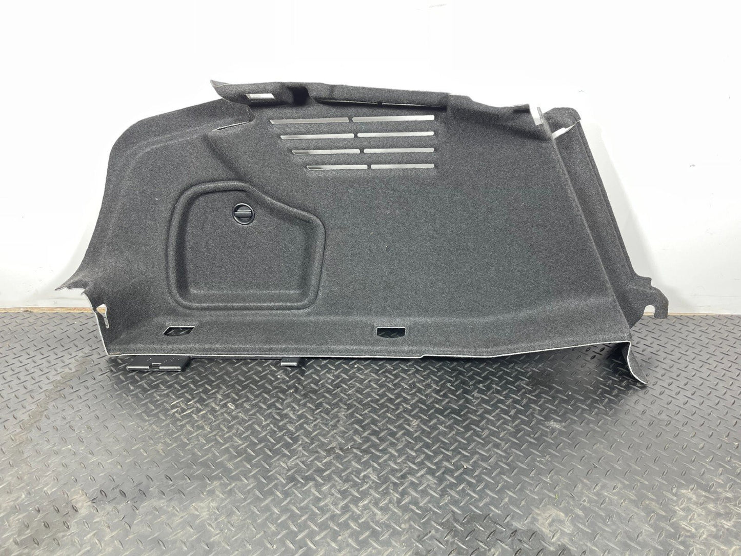 16-19 AUDI A4 B9 SALOON GENUINE PASSENGER SIDE BOOT TRIM COVER 8W5863879C