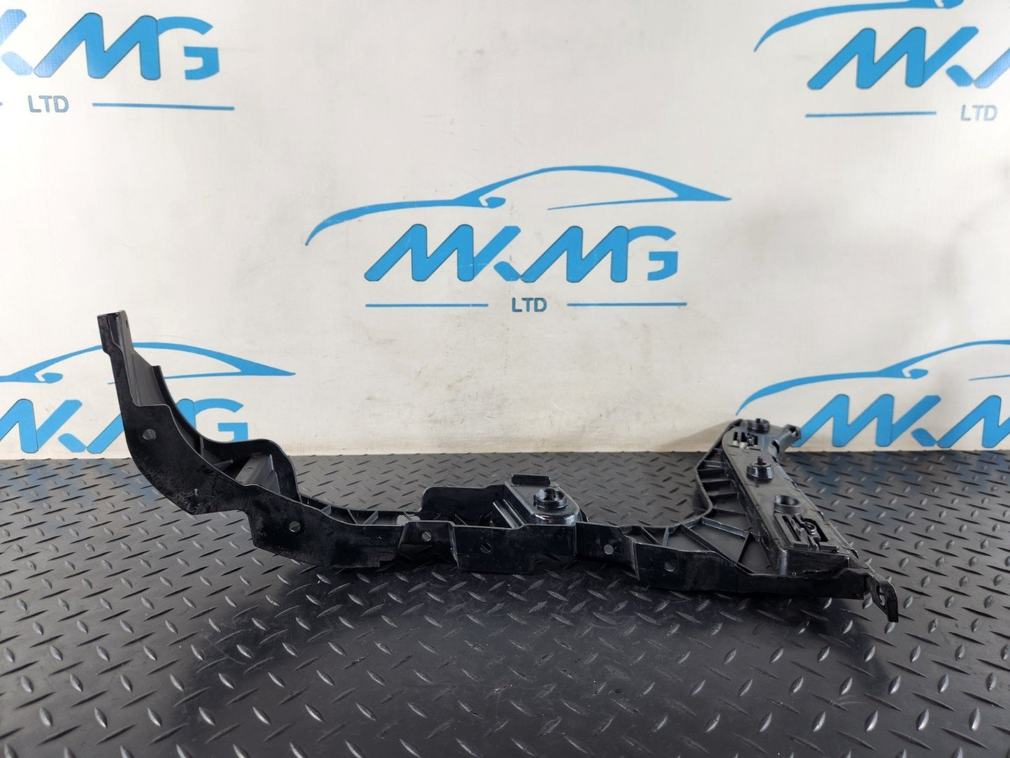 19-ON MERCEDES BENZ B CLASS W247 B CLASS REAR LEFT BUMPER BRACKET A2478850400