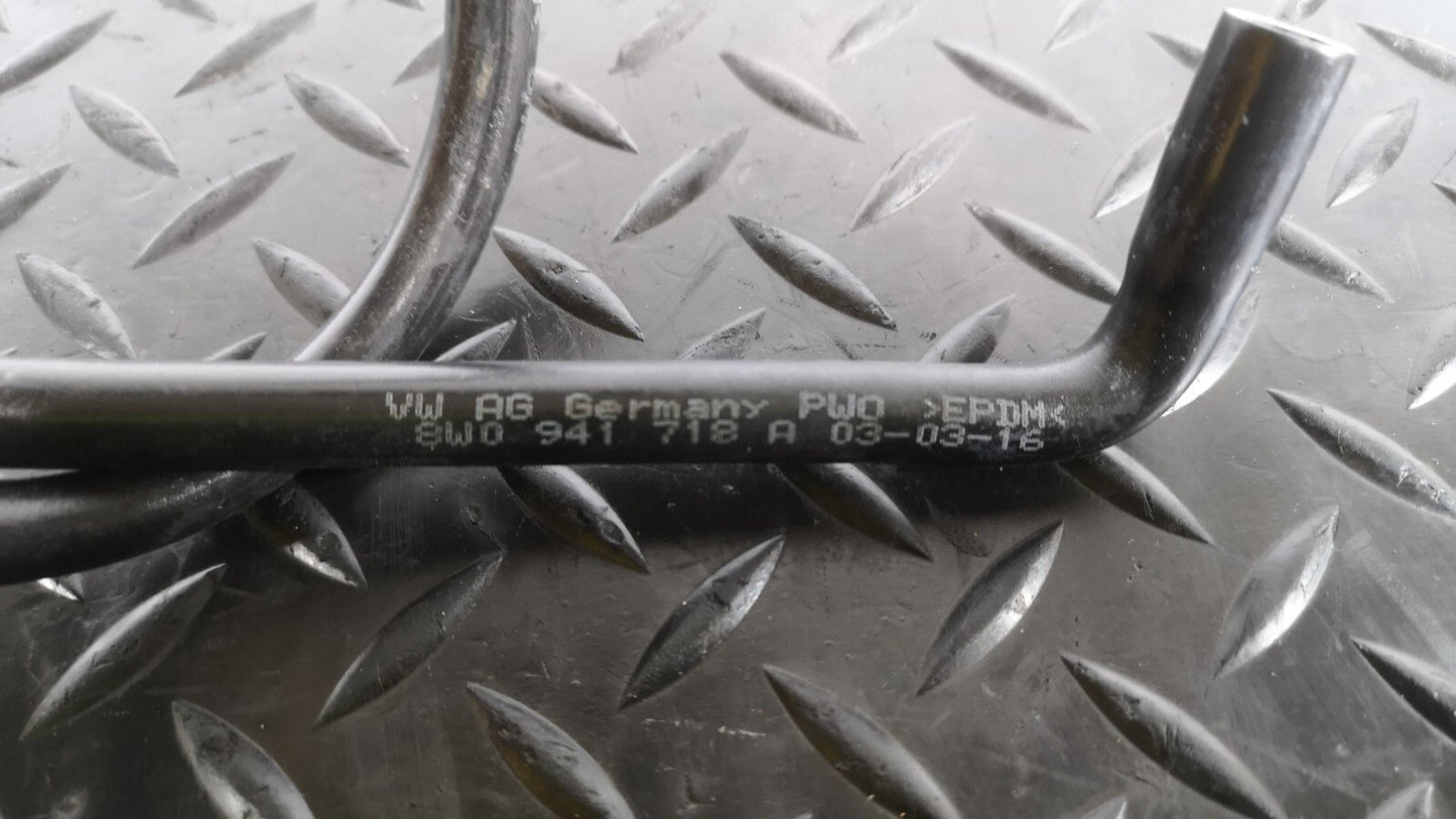 16-19 AUDI A4 B9 S-LINE GENUINE 2.0TDI O/S RIGHT SIDE HEADLIGHT WASHER HOSE