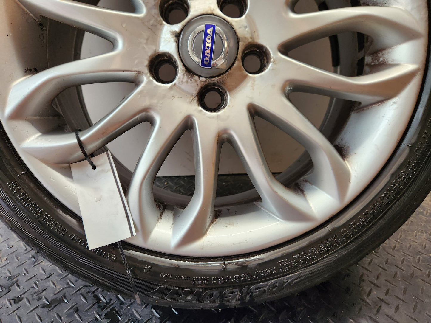 Volvo C30 MK1 (MK) 17" Alloy Wheel with Tyre 205/50/17 ~4mm