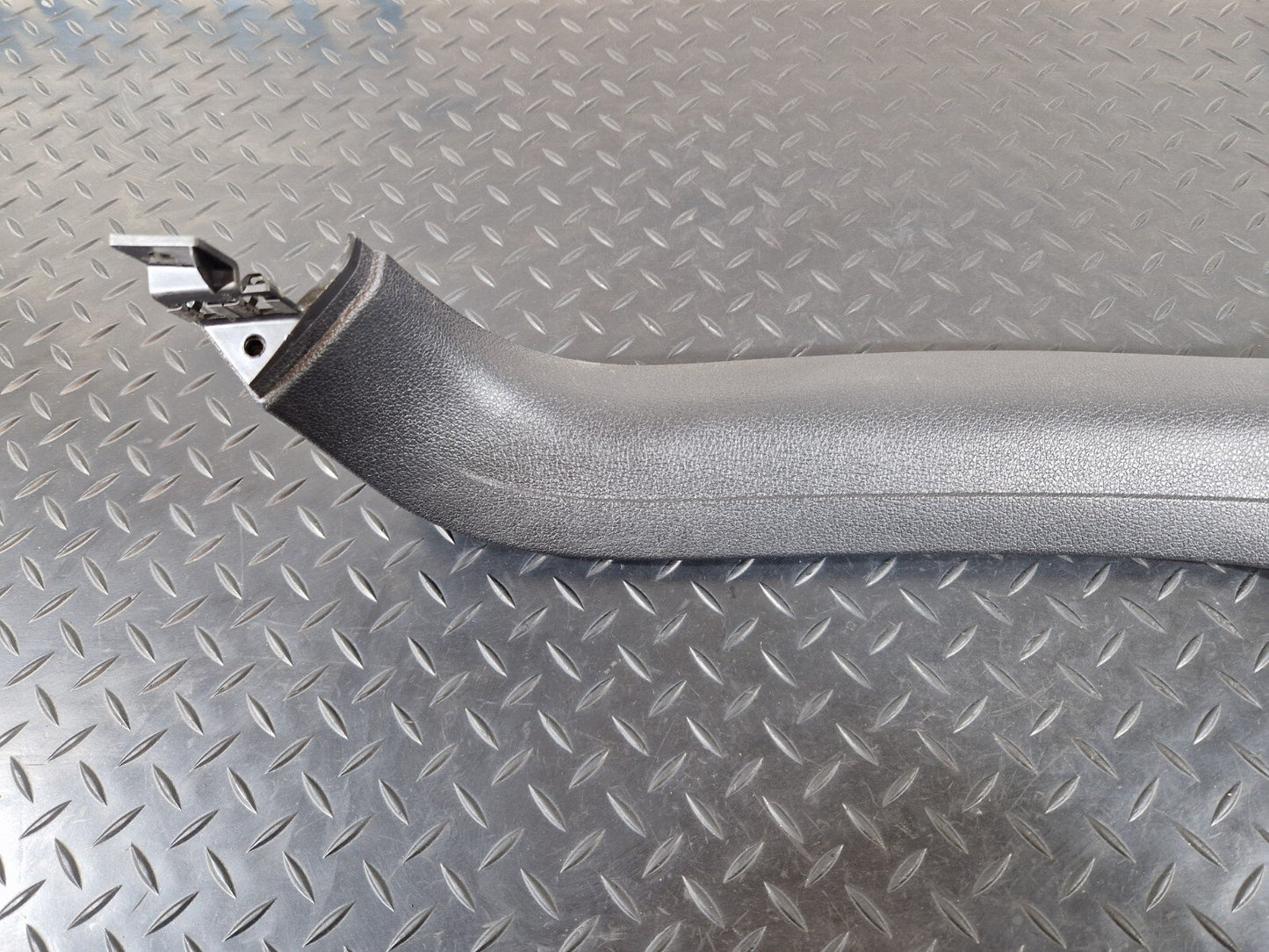 10-15 AUDI Q7 4L GENUINE OEM REAR RIGHT O/S TAIL GATE TRIM COVER PANEL 4L0867608