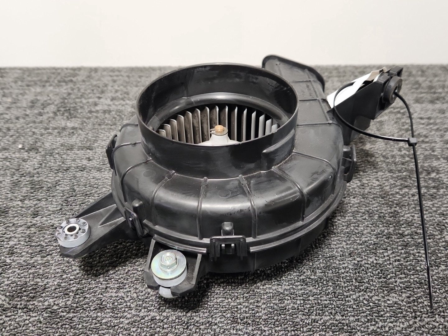 Honda Insight MK2 (ZE2) Hatchback Hybrid Battery Cooling Fan 1J810-RBJ-0031