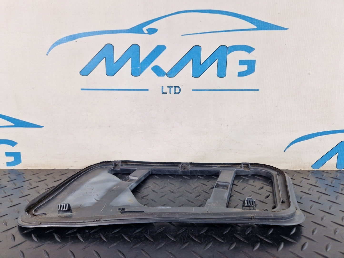 11-19 MERCEDES BENZ ML W166 LEFT SIDE N/S BONNET TRIM COVER PANEL A1668801105