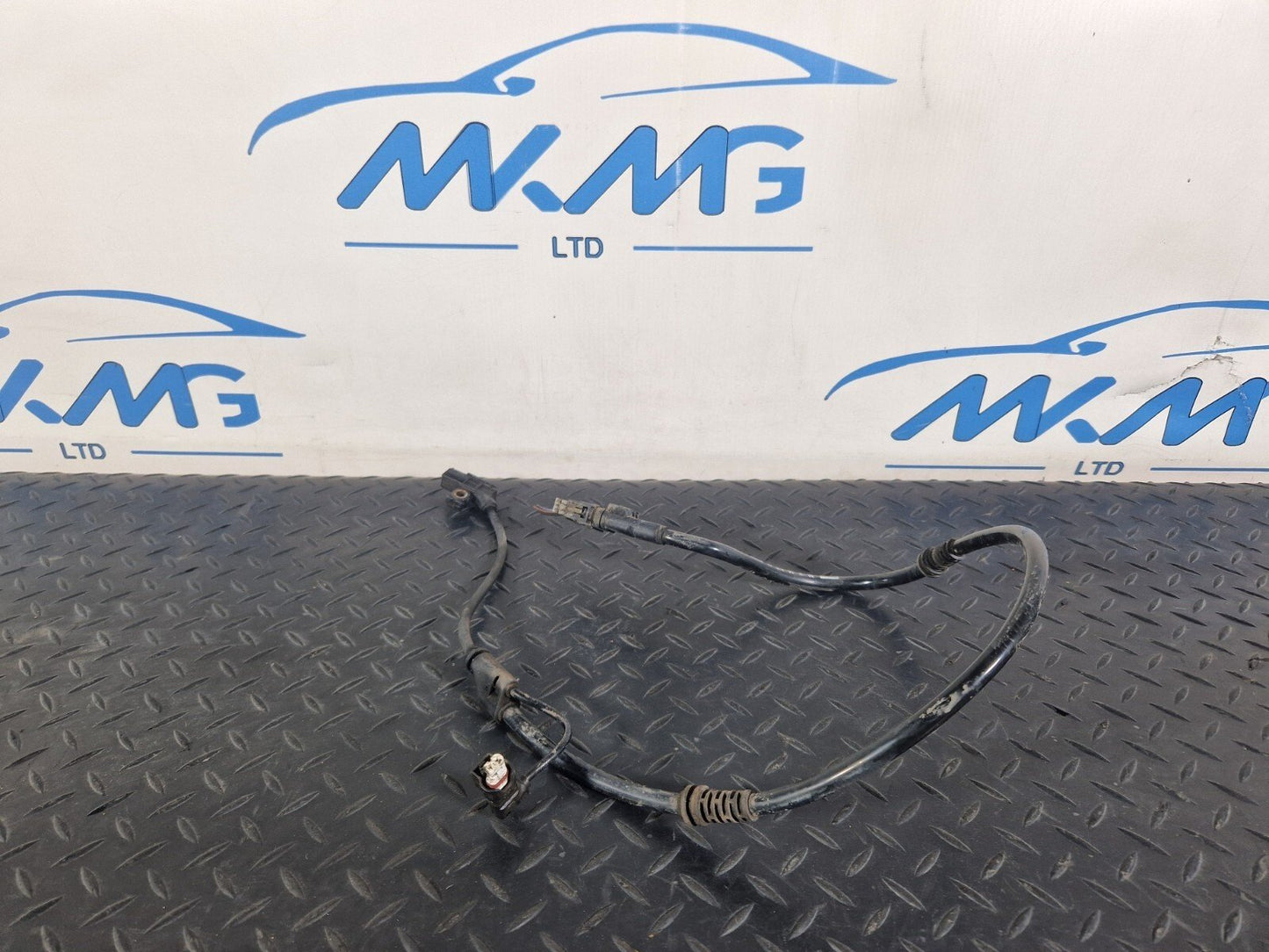 19-ON MERCEDES BENZ CLA C118 FRONT RIGHT SIDE ABS / SPEED SENSOR A2475400400