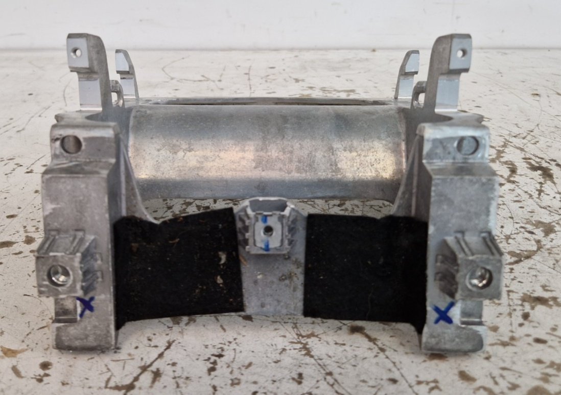 16-20 AUDI Q7 4M CENTER CONSOLE ARMREST SUPPORT MOUNT BRACKET 4M0864283