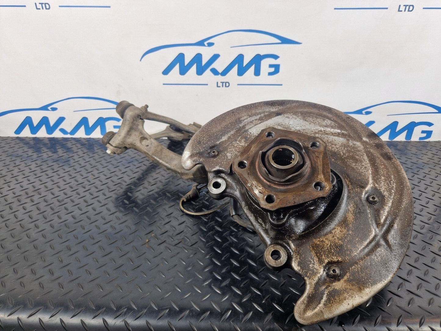 16-19 AUDI A4 B9 AVANT ULTRA SPORT HUB STUB & WISHBONES FRONT RIGHT 8W0407242F