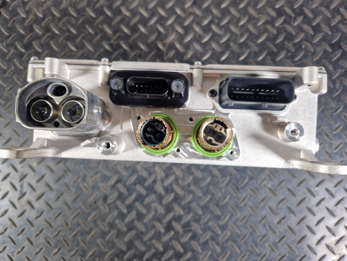 19-ON MERCEDES BENZ A CLASS EQ W177 BATTERY CONTROL UNIT A0009009724