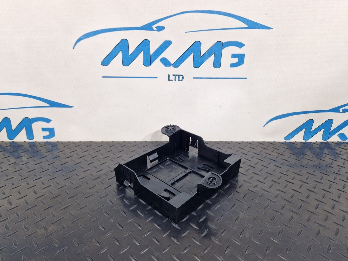 10-18 AUDI A7 4G S-LINE GENUINE OEM BRACKET MOUNT TRIM 4G8907368